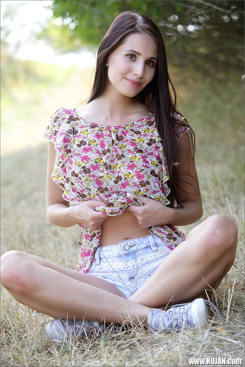 MPL Studios Presents Vanessa A in Behind The Bush - Photo #1162362