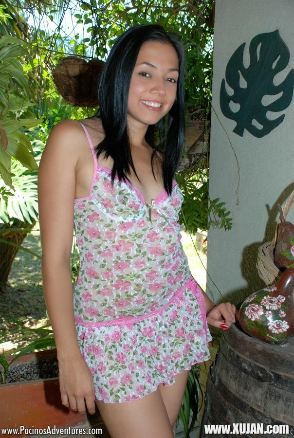 Ana Sofia looks sweet in her pink lingerie and really knows how to work a dildo - Photo #1165400