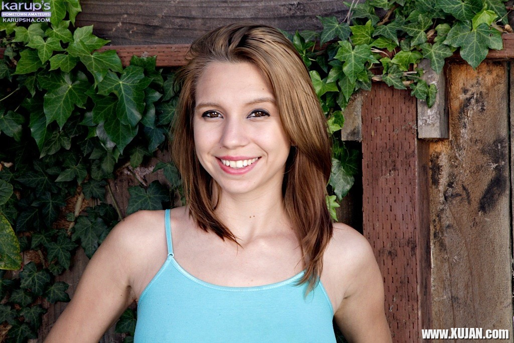 Super cute coed Cece Capella naked outdoors - Photo #1168101