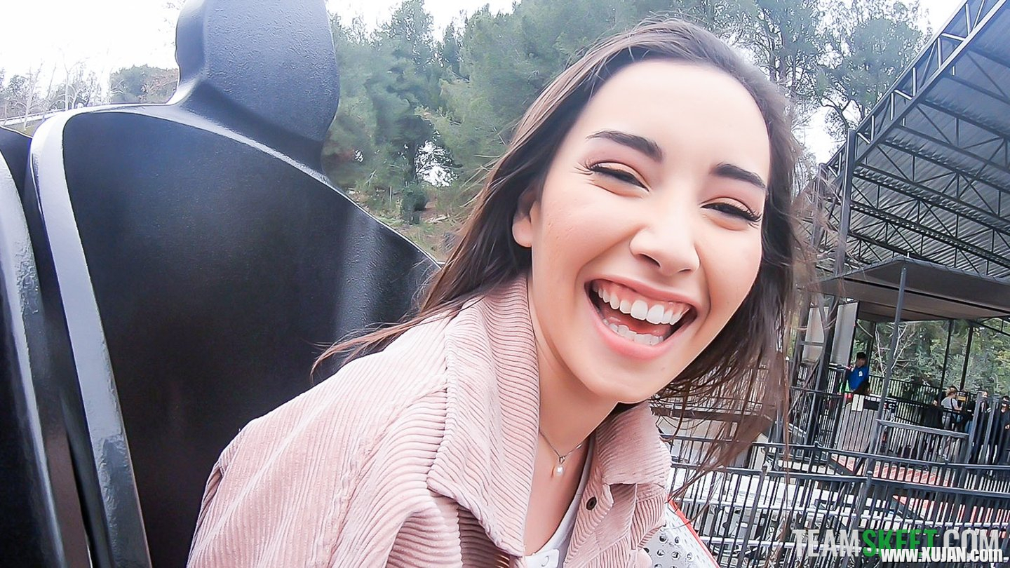 Aria Lee flashing her bare ass at the theme park then fucks at home - Photo #1175684