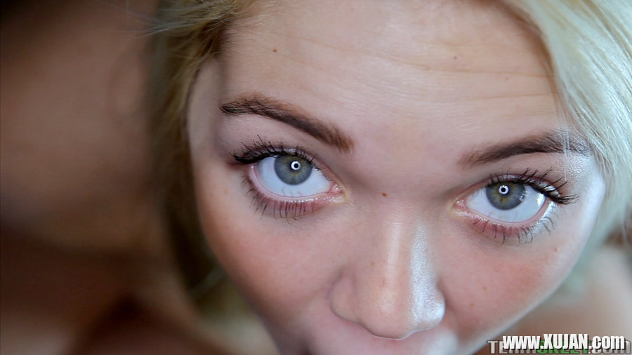 Young blonde Jessie Andrews is licking this tasty venous dick - Photo #1177759