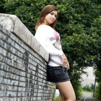 Hot avidol Maria Ozawa is posing outdoor