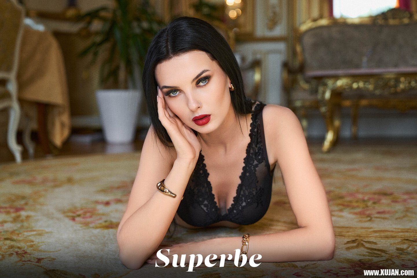 Gorgeous babe Simon Kitty teasing in her hot lingerie - Photo #1191045