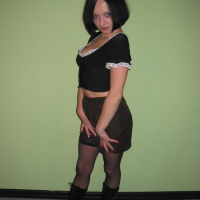 Mayas Handjobs in Black Boots spreading Her Slit