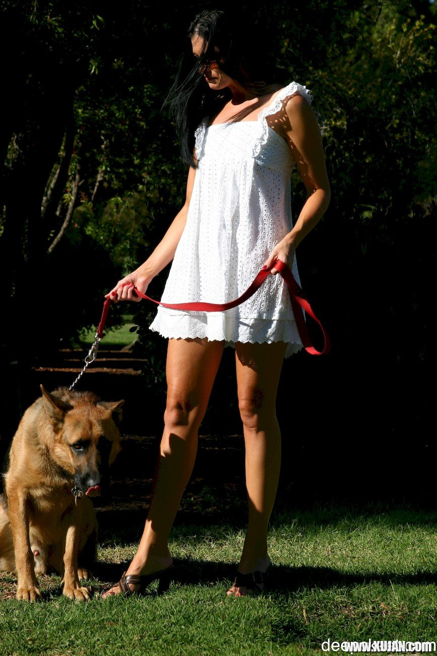 Stunning babe India Summer gets talked into riding his fat shaft - Photo #1200239