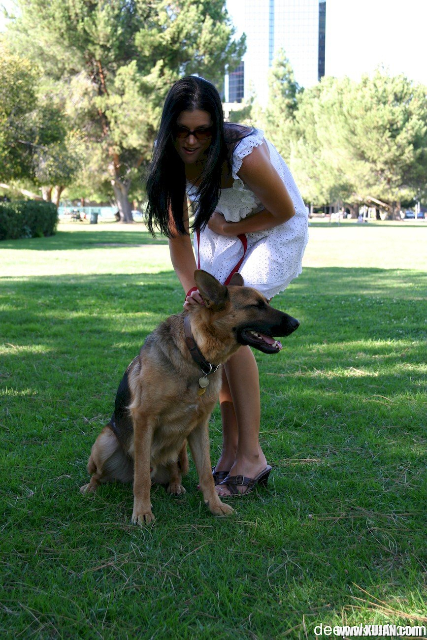 Stunning babe India Summer gets talked into riding his fat shaft - Photo #1200241