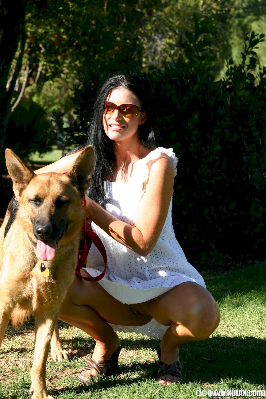 Stunning babe India Summer gets talked into riding his fat shaft - Photo #1200242