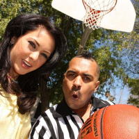 Jessica Valentino ref shoots in her hoop