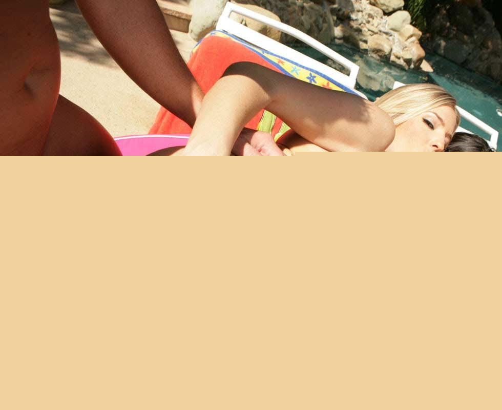 Housewifes swingers fucking hard in the pool - Photo #1206030