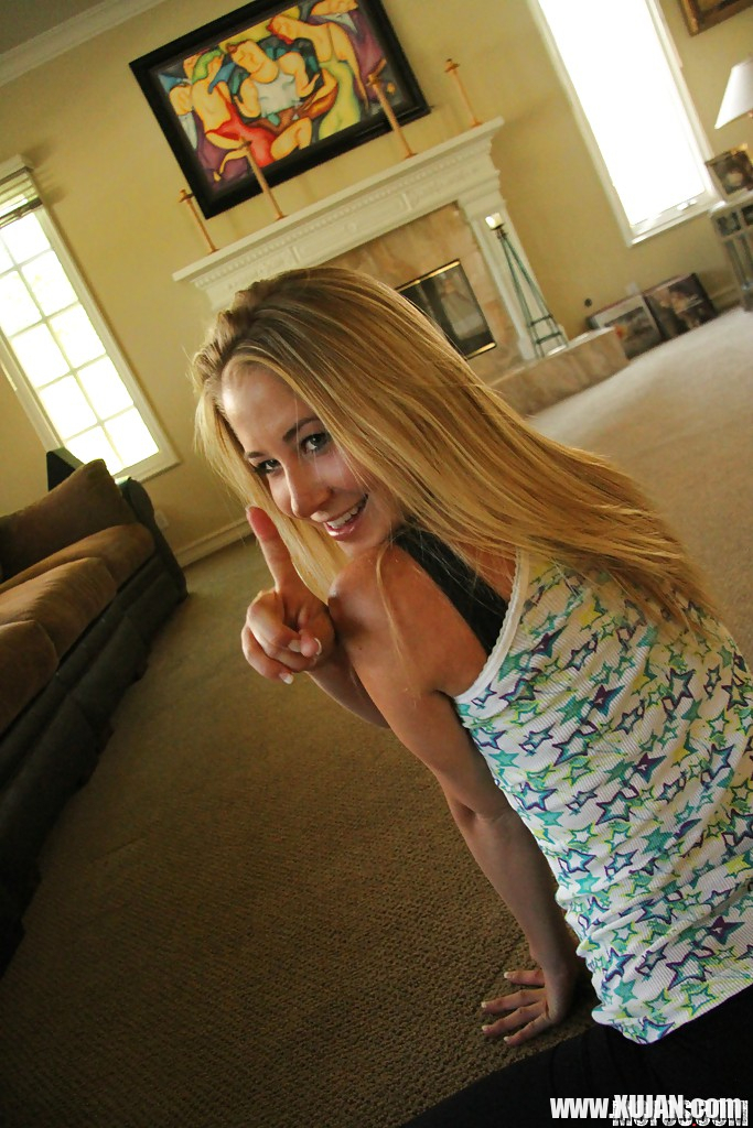 Amateur babe Casi James fucks hardcore after sucking a big dick - Photo #1206677