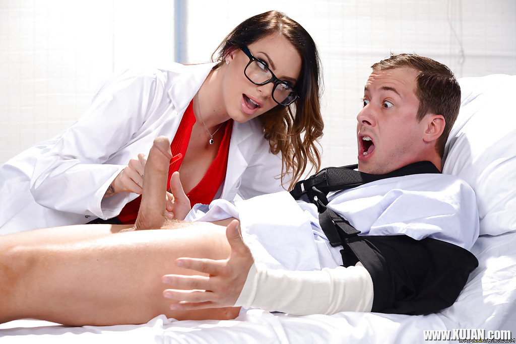Glasses clad doctor Juelz Ventura sucking off patients long cock - Photo #1210651