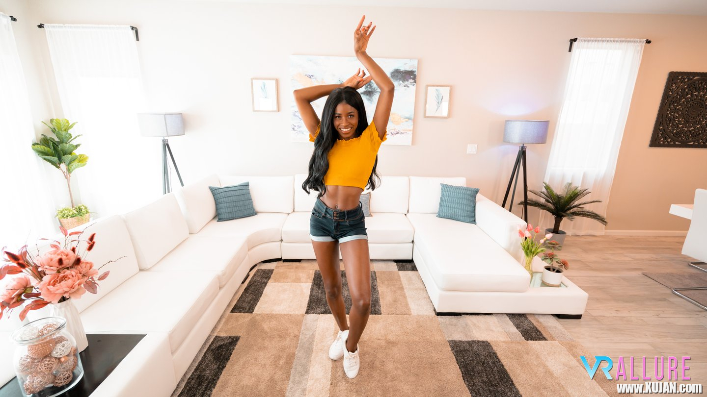 Black girl Nicole Kitt treats her pussy with a toy - Photo #1217150