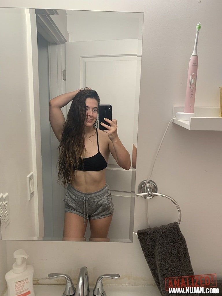Fit babe Abbie Maley takes a hot mirror selfie - Photo #1222203