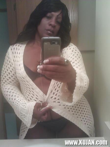 EXCLUSIVE PICS OF THICK BLACK MILF NAMED ANGIE - Photo #1243436