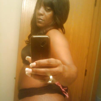 EXCLUSIVE PICS OF THICK BLACK MILF NAMED ANGIE