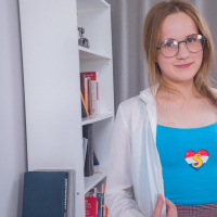 Solo Chick Abel Rugolmaskina exposes her Shaved Cunt