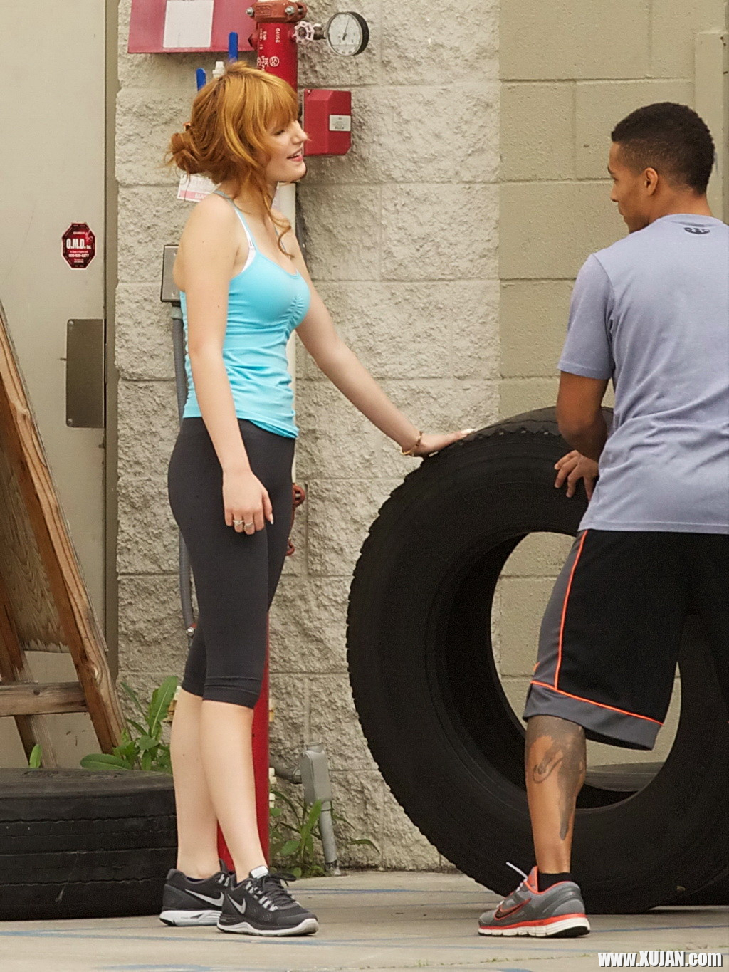 Bella Thorne wearing tiny blue top and leggings on the way at gym in Los Angeles - Photo #1248923