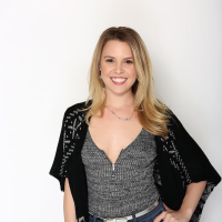 Aubrey Sinclair loves showing her nice Breasts