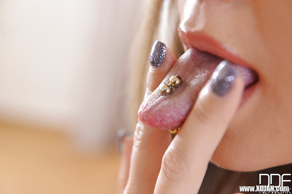 Pretty solo babe Natalia Forrest showing off pierced tongue up close - Photo #1262315