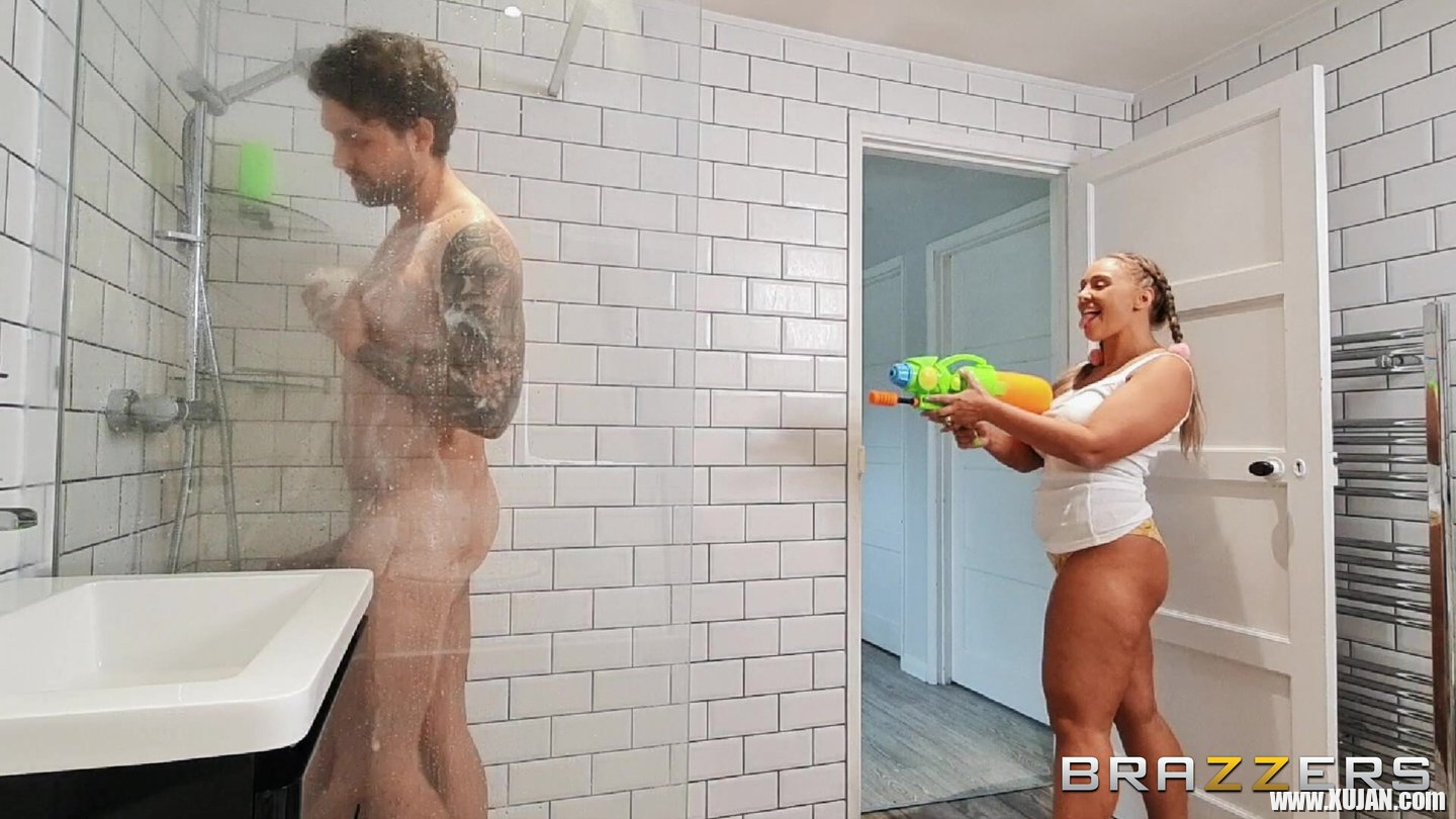 Playful Beth Bennett having shower pranking sex - Photo #1264238