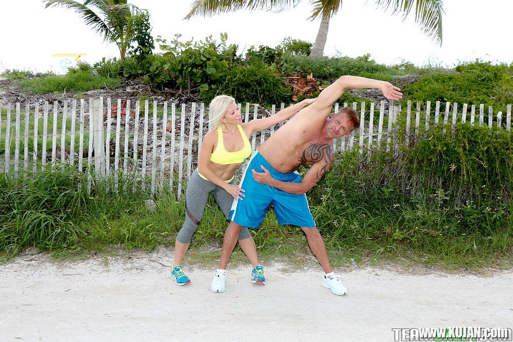 Personal Trainer Cristi Ann helps old Guy keep fit - Photo #1268471