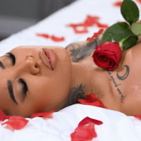 Kinky Honey Gold shares big dick with horny chick Alina Ali