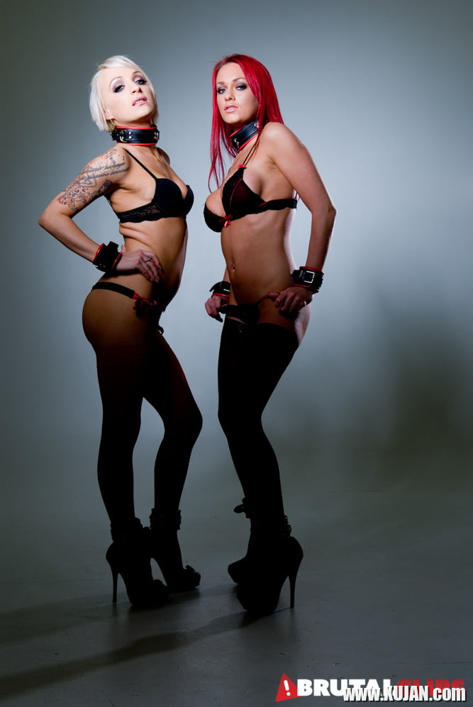 Kinky Paige Ashley Gets Glamtied With Farrah Fox - Photo #1296109