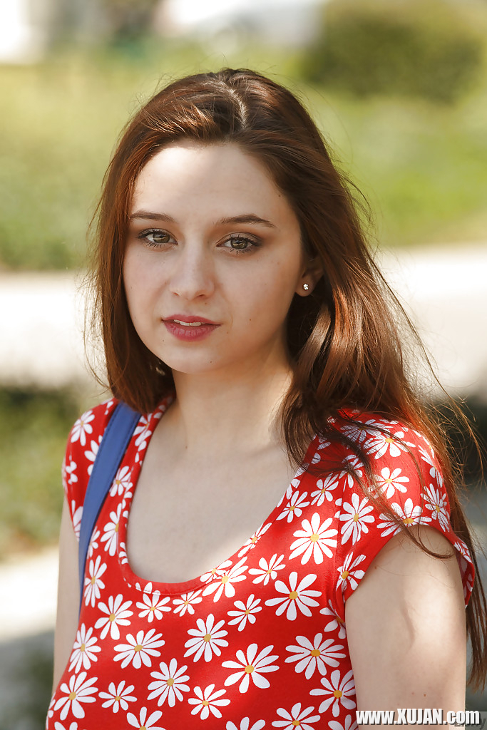 Ravishing brunette amateur Elektra Rose showing off her tits outside - Photo #1296575