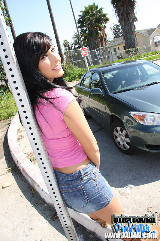 Chelsie Rae gets picked up by a huge cocked black guy - Photo #1297346