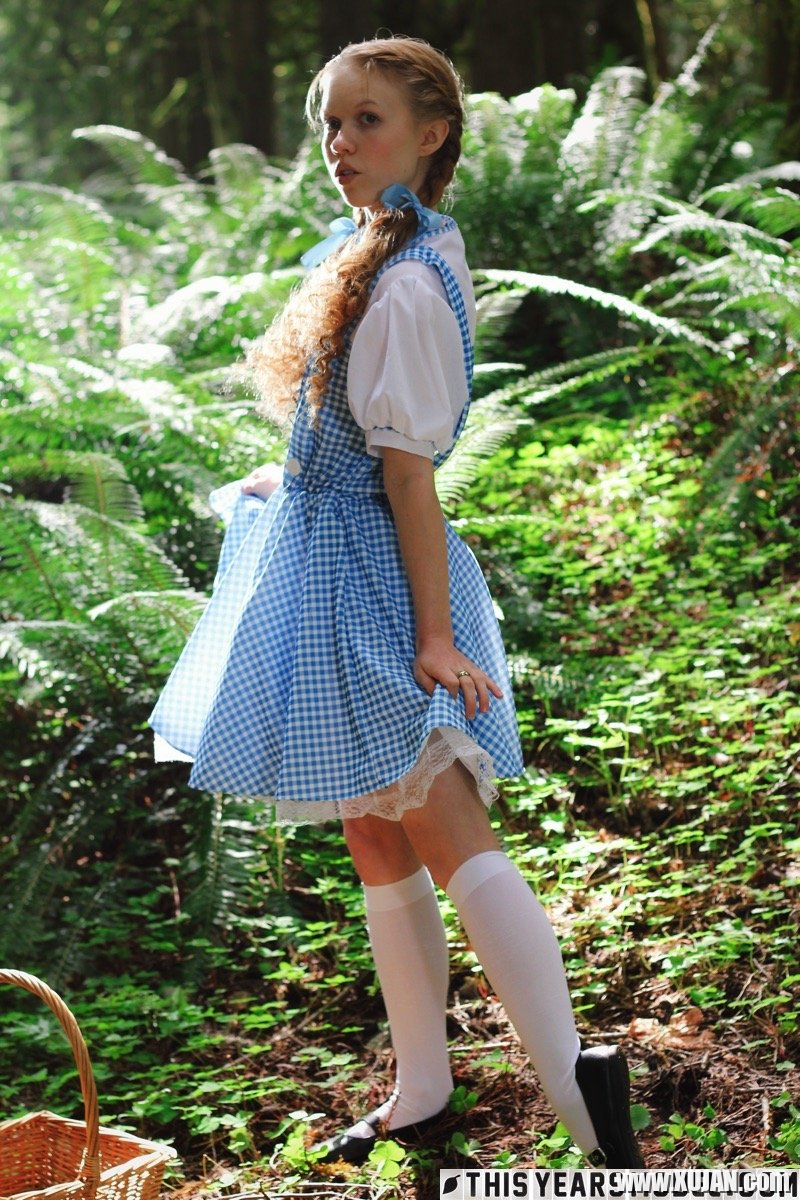 Sexy Dolly Little removes her Dress in the Forest - Photo #1297976
