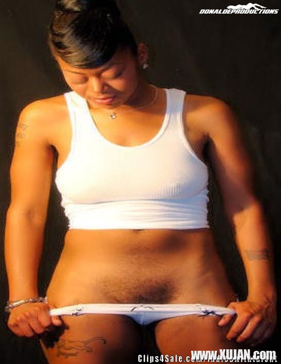 Nikki modeling topless - Photo #1304465
