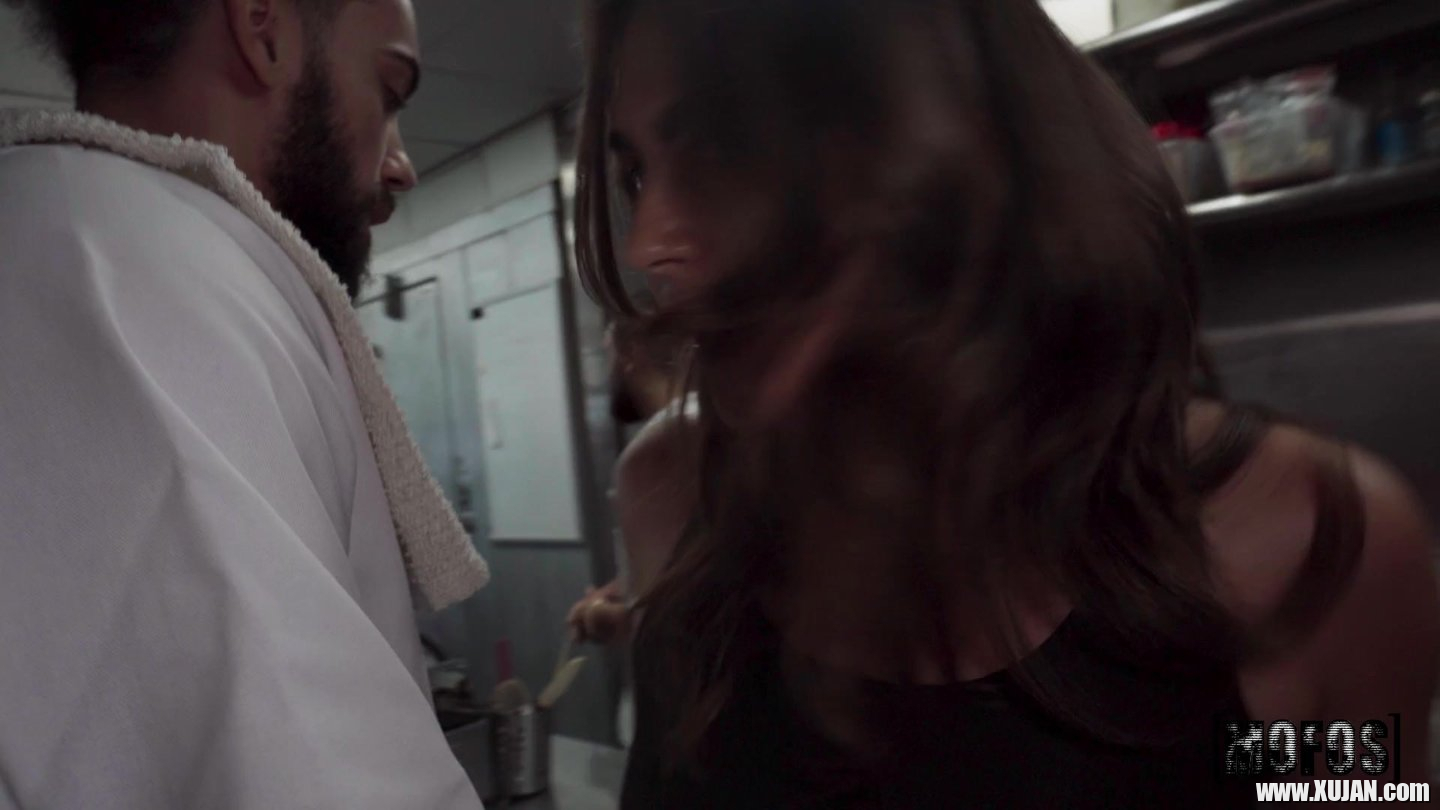 Selina Bentz getting double teamed by chefs in the kitchen - Photo #1314622