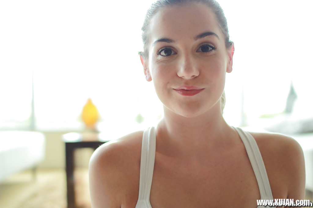 Reality girlfriend Kasey Warner reveals her tight ass in yoga pants - Photo #1330626