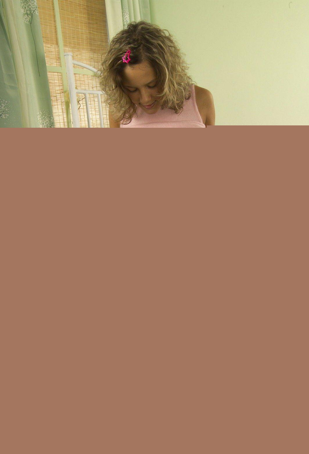 Pictures of teen girl Sweet Regina flashing her sweet tits - Photo #1339593