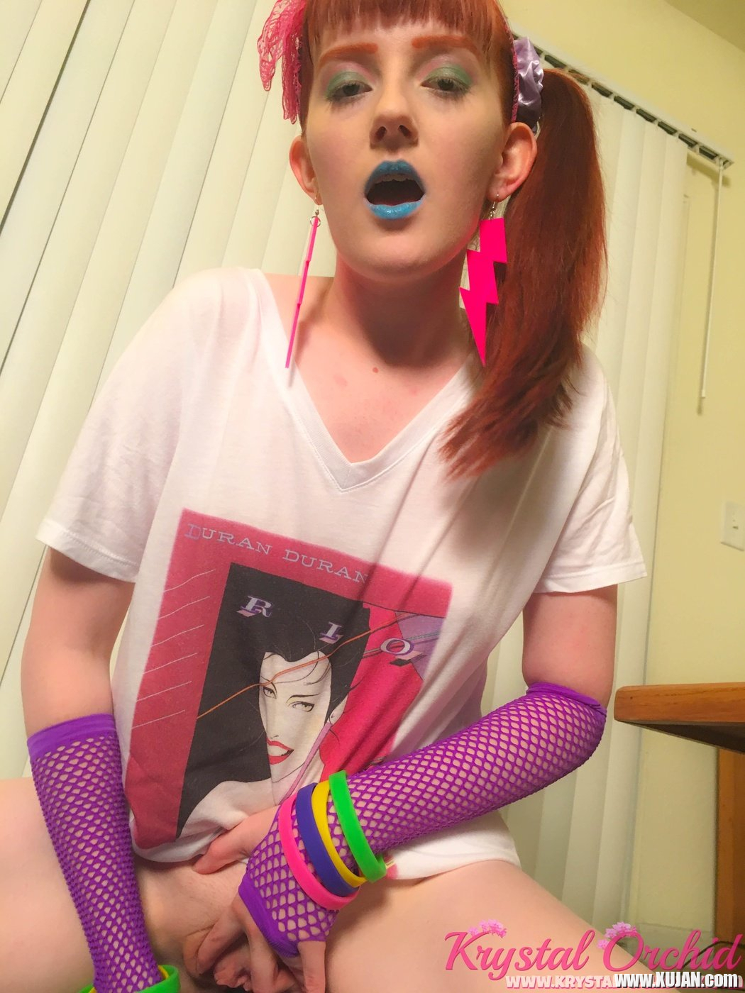 Naughty redhead girl Cherry Fae pleasing herself with a toy - Photo #1347524