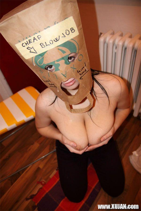 Pictures of teen nympho Busty Ellen sucking cock through a paper bag - Photo #1360842