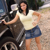 Pictures of Busty Ellen masturbating in her car