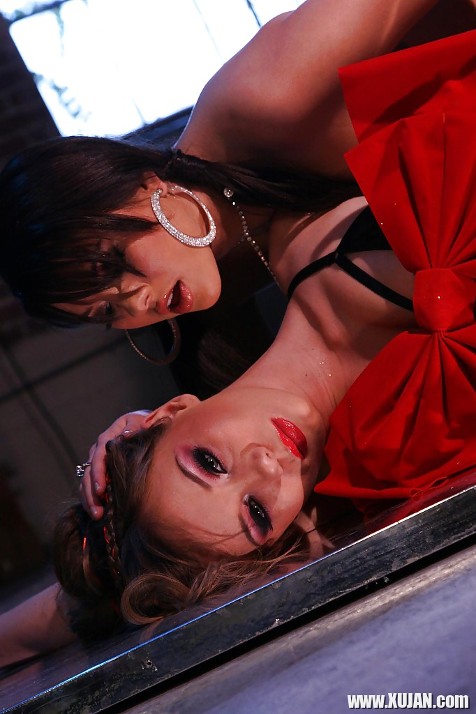 Hot ladies Shyla Jennings Capri Anderson have a fervent lesbian sex - Photo #1362171