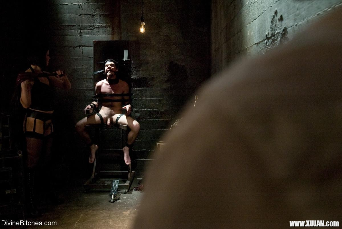Kinky dominatrix tied dominated and used two slave guys - Photo #1367336