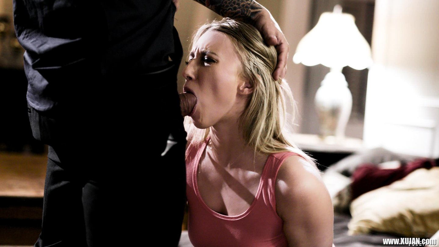 Blonde babe Riley Reyes is a little homewrecker - Photo #1375965