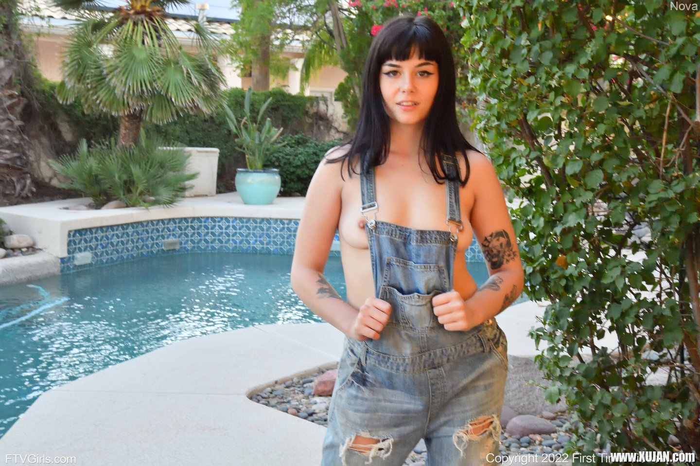 Shameless young coed Nova Vixen spreads trimmed pussy in backyard - Photo #1382063