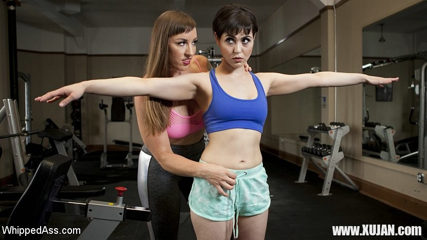 Audrey Noir for personal training session turned into kinky lesb - Photo #1382277