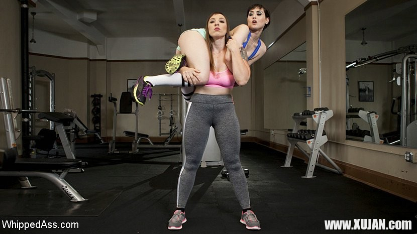 Audrey Noir for personal training session turned into kinky lesb - Photo #1382278