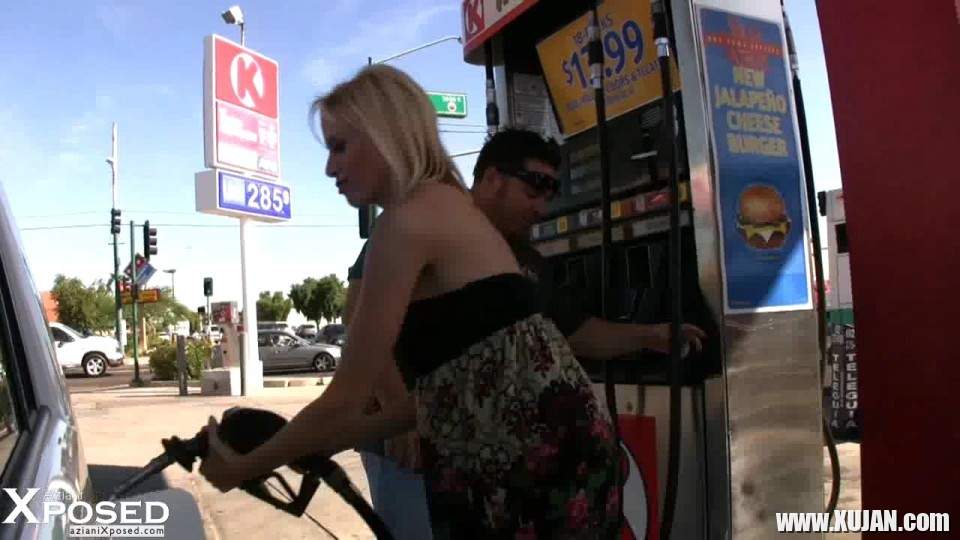 Blonde babe Kylie Worthy puts on a sexy tease while pumping gas and shows off - Photo #1383928
