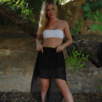 Sweet Sam Tye flaunting her perfect Body outdoors