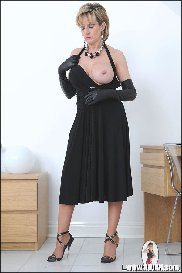 Lady Sonia Is Always Down For Some Hot Sex - Photo #1390711