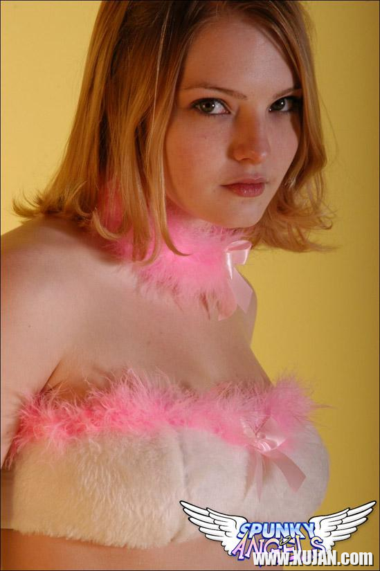 Pictures of Cute Chloe sending you some bunny love - Photo #1395315
