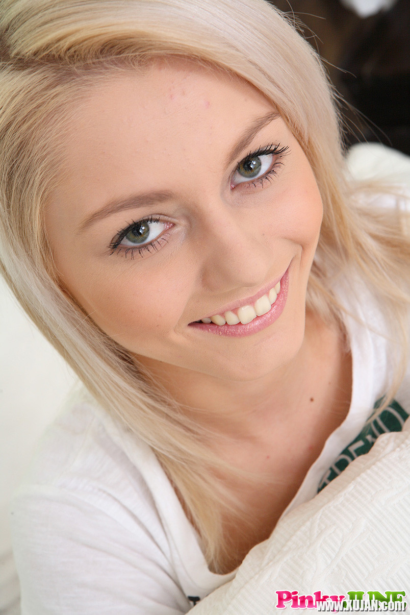 Gorgeous blond teen Pinky June teasing - Photo #1403989