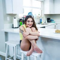 Petite brunette babe Sera Ryder gets her pussy licked and dicked in kitchen