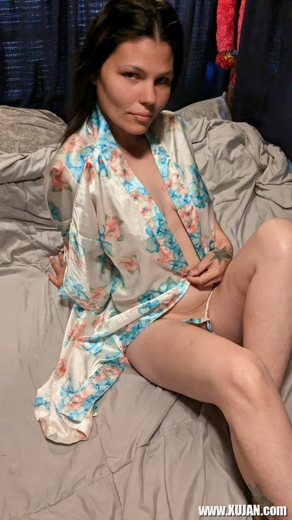 Nighty strip down - Photo #1404993